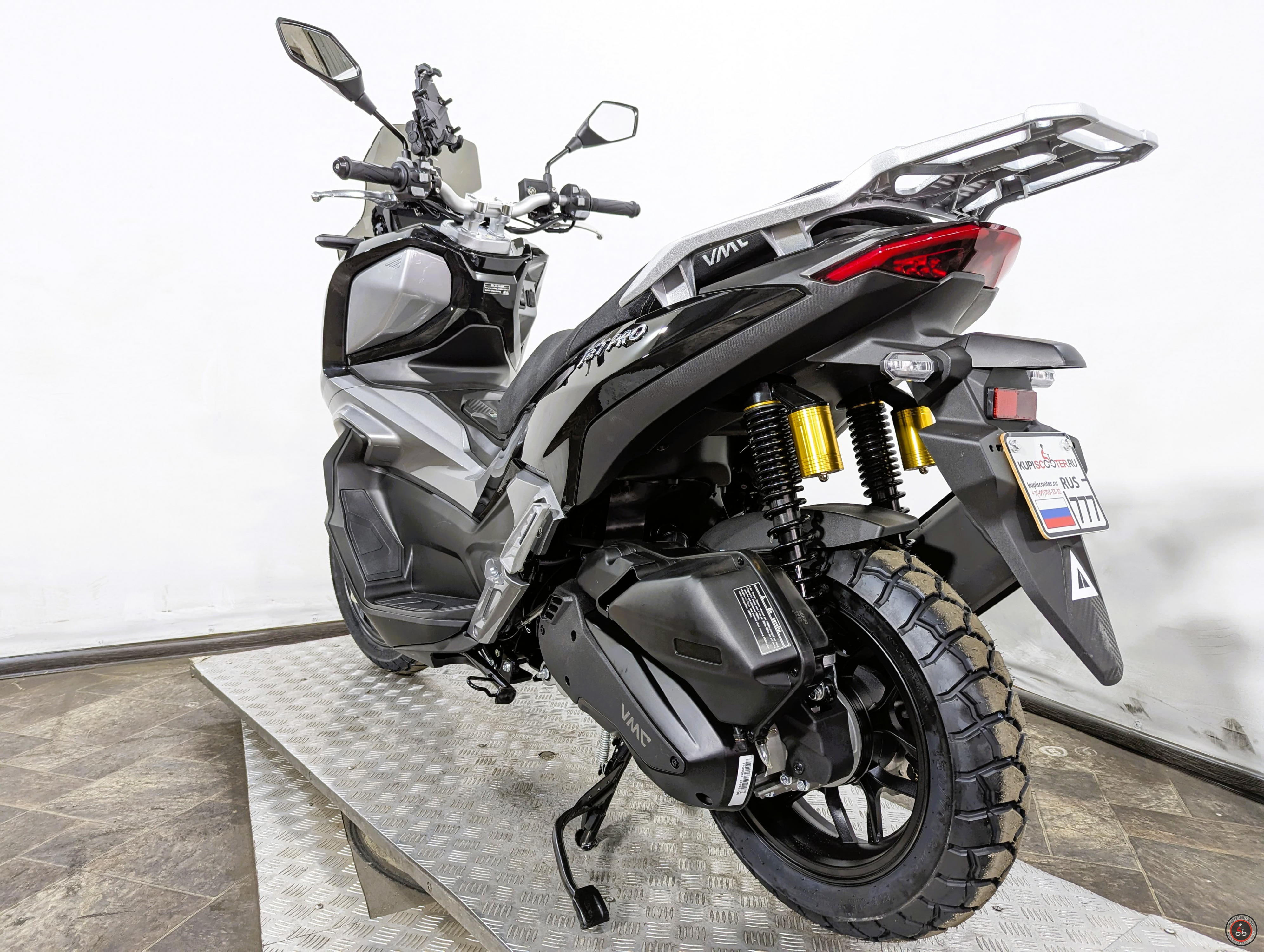 Скутер VMC (Vento) JET PRO (49/180cc) инжектор Черный глянцевый - Максимальная скорость: 115 км/ч